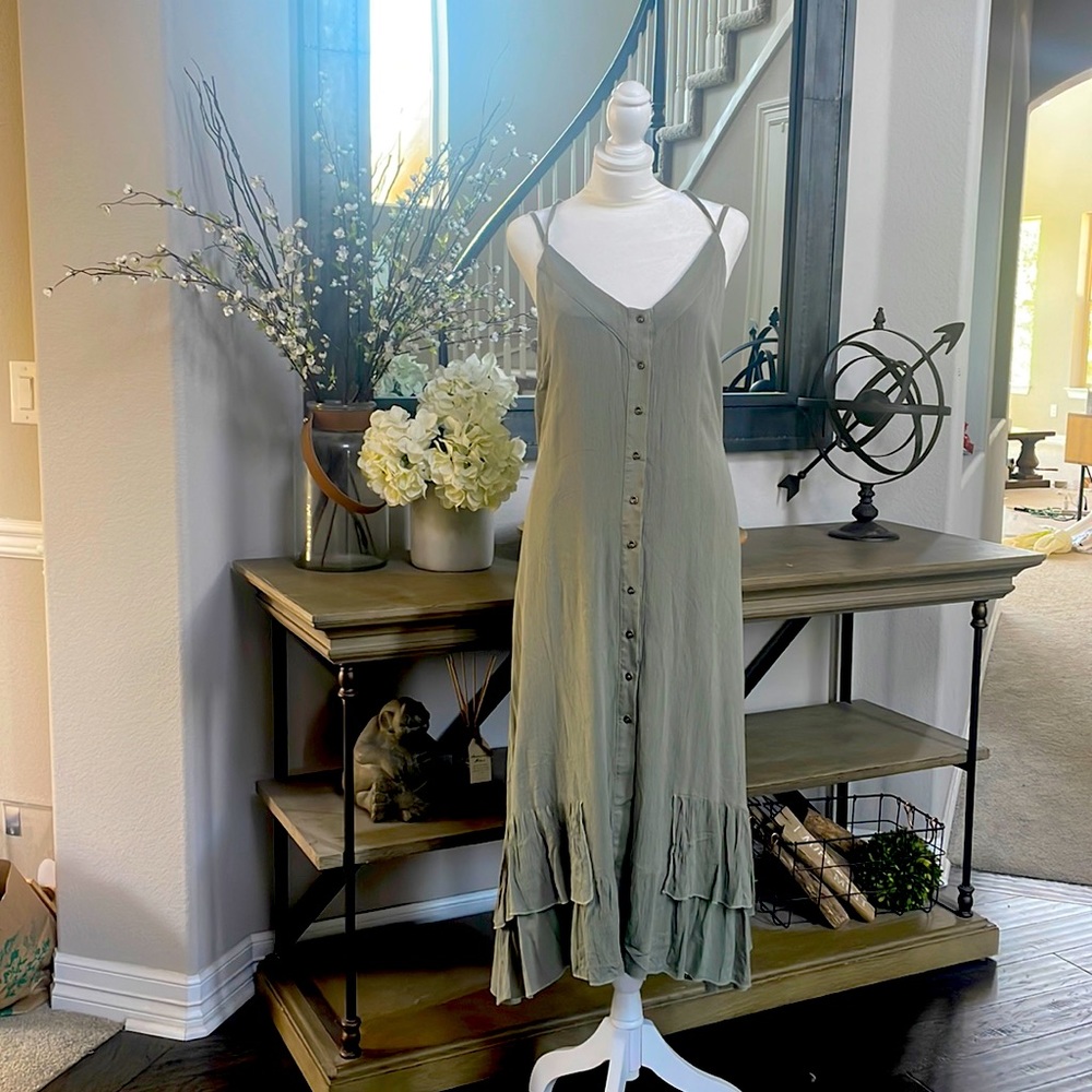 VICI ruffle dress